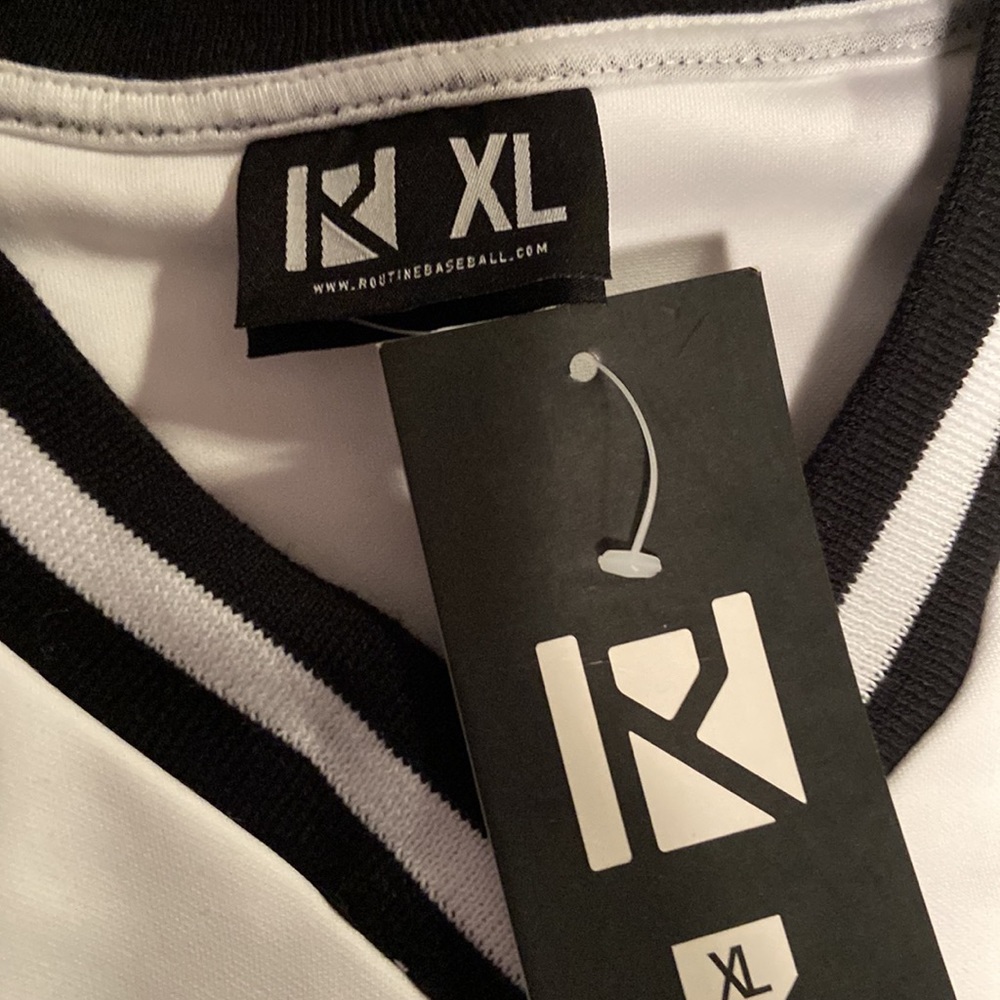 Routine baseball ⚾️ - Picture 3 of 6